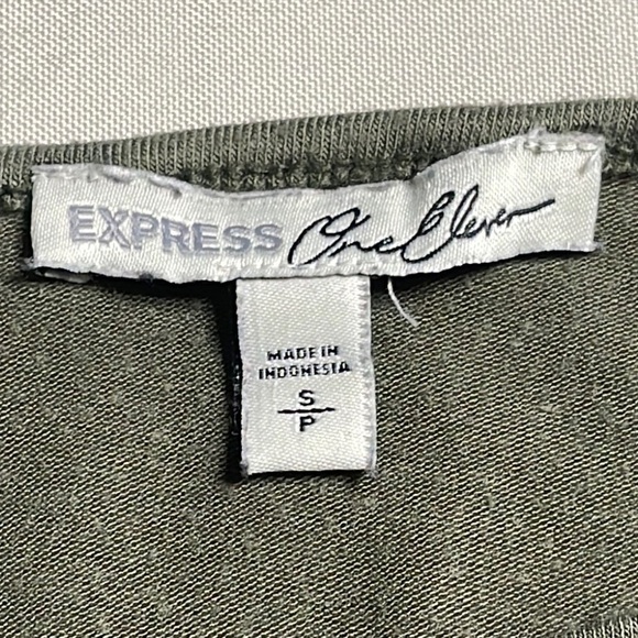 EXPRESS Olive Green Women's Halter Top - Picture 8 of 10